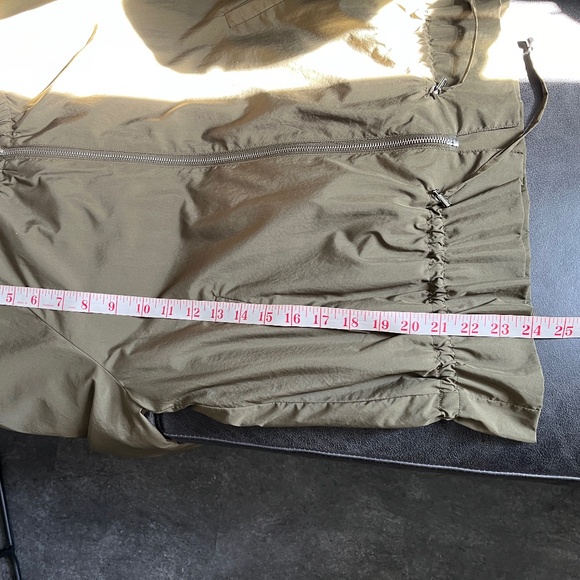 Light and silky Zara (M) drawstring khaki jacket, windbreaker, with pockets. - Picture 12 of 16